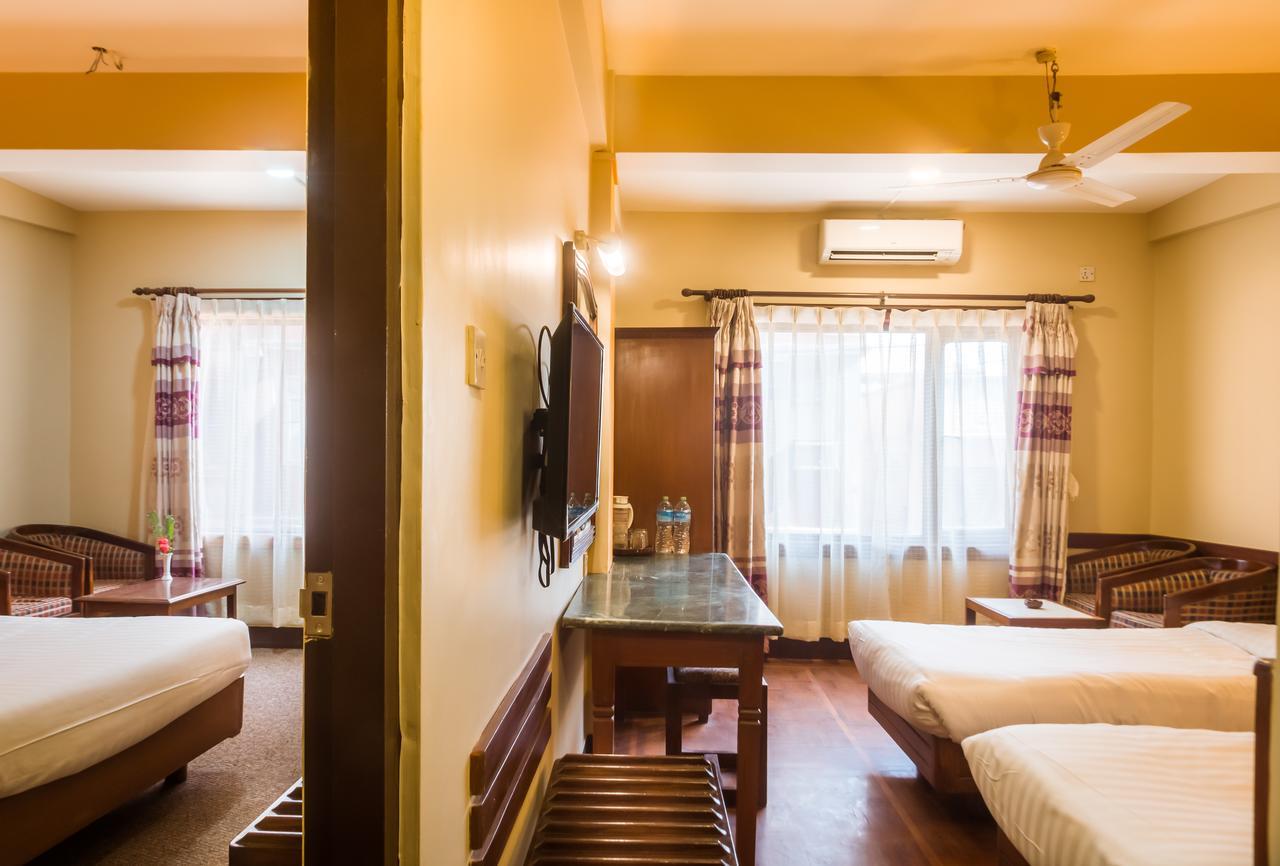 Little Nepal Inn Катманду Екстер'єр фото