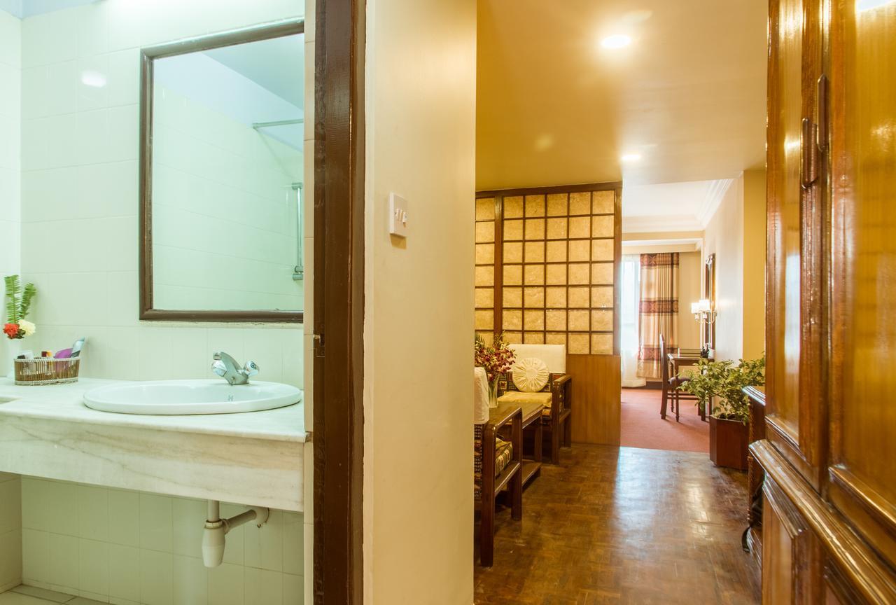 Little Nepal Inn Катманду Екстер'єр фото