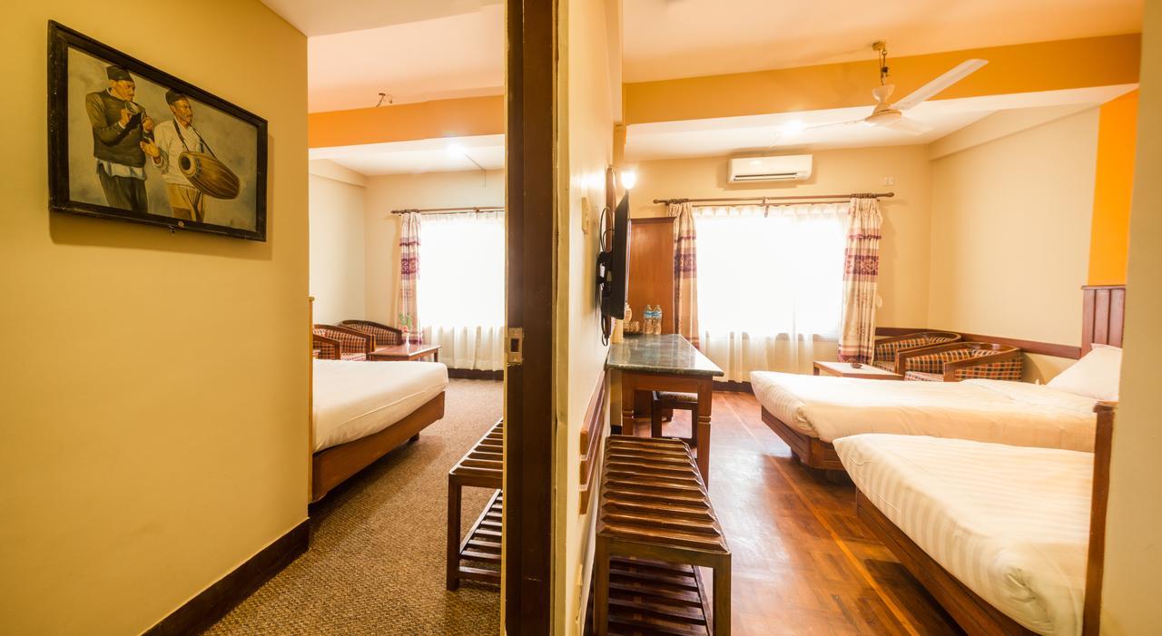 Little Nepal Inn Катманду Екстер'єр фото