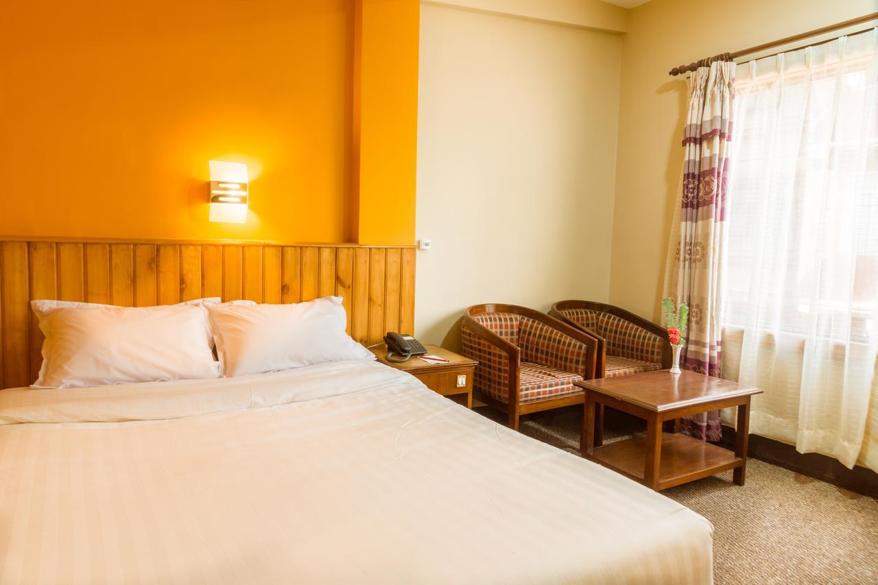 Little Nepal Inn Катманду Екстер'єр фото